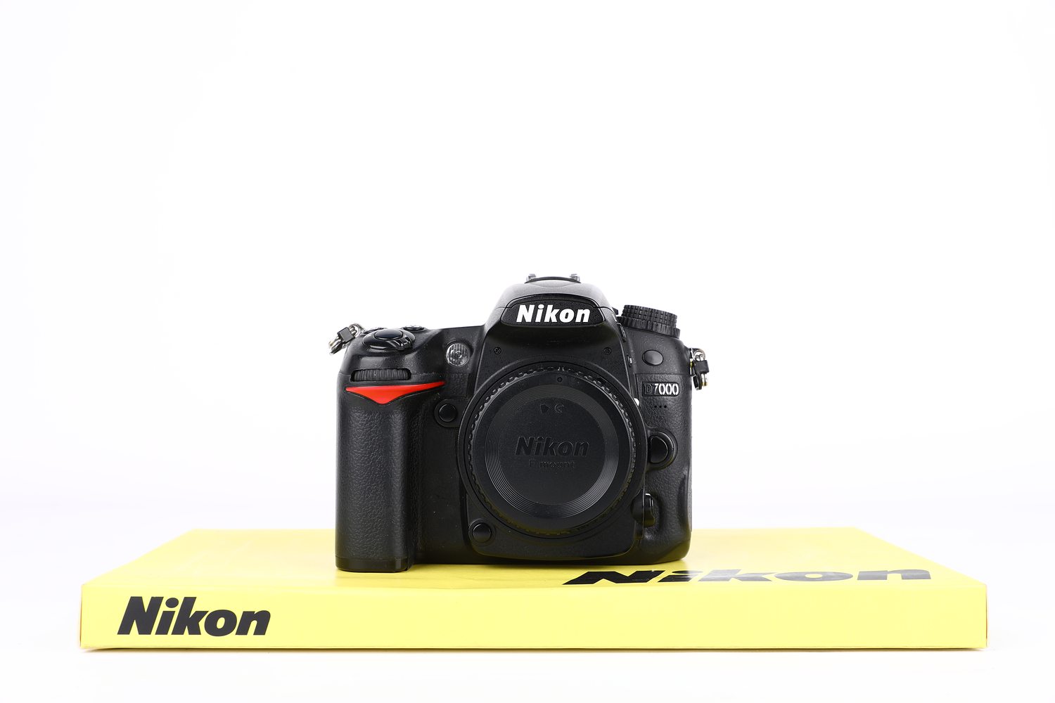 Nikon D7000 + battery grip 