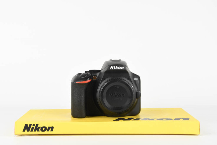 Nikon D3500 main product photo