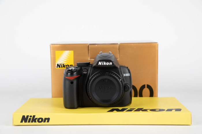 Nikon D3000 main product photo