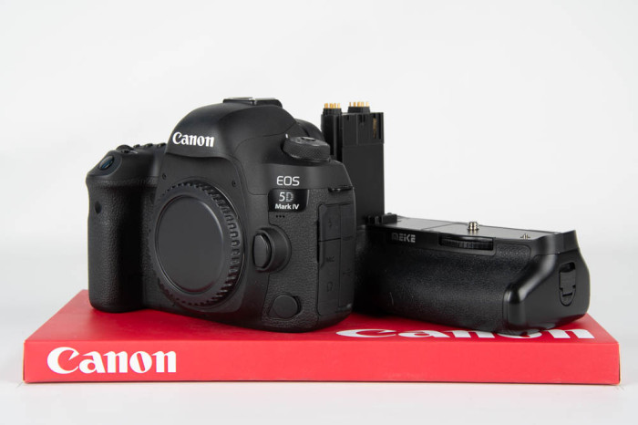 Canon 5D Mark IV + battery grip main product photo