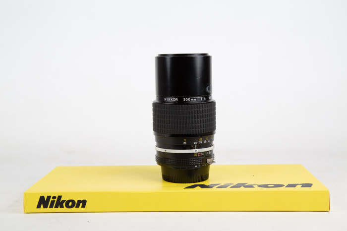 Nikon 200mm F4 Ai-S main product photo