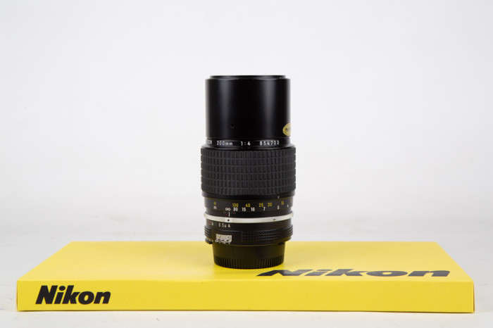 Nikon 200mm F4 Ai-S main product photo