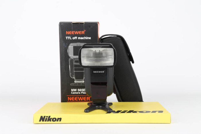 Flash Neewer speedlight NW 565EX Nikon main product photo