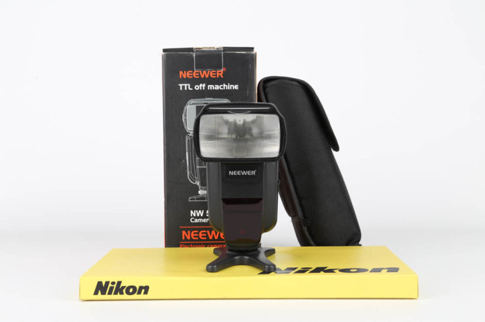Flash Neewer speedlight NW 565EX Nikon main product photo
