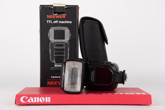 Flash Neewer speedlight NW 562 Canon main product photo