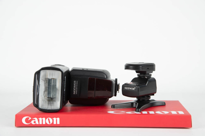 Flash Neewer 565EX Canon + Kit Trigger main product photo