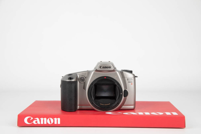 Canon EOS 3000 N main product photo