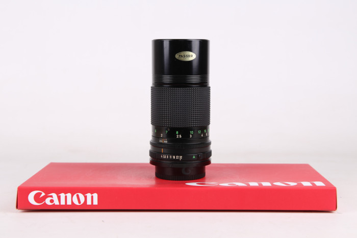 Canon FD 200mm f4 main product photo