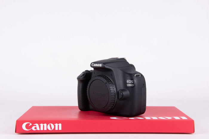 Canon 1200D main product photo