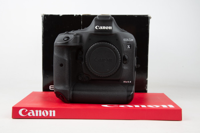 Canon 1Dx Mark II main product photo