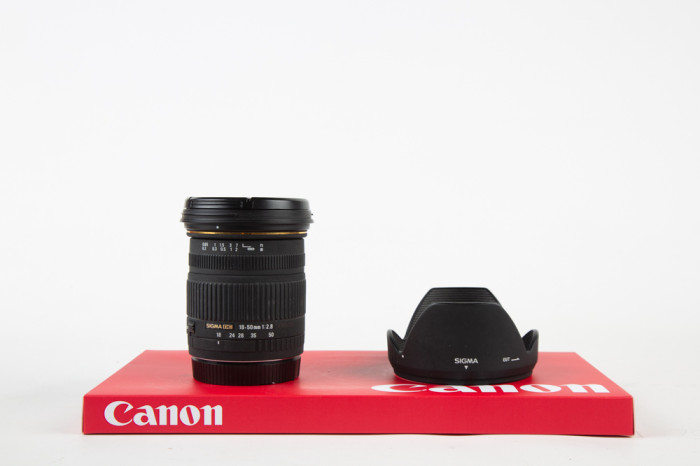 Sigma 18-50mm f2.8 EX DC Macro Canon main product photo