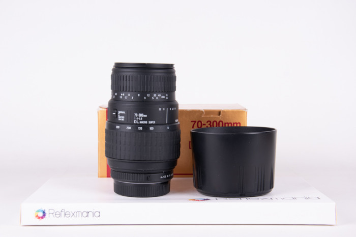 Sigma 70-300mm f4-5.6 DL Macro Super Pentax main product photo