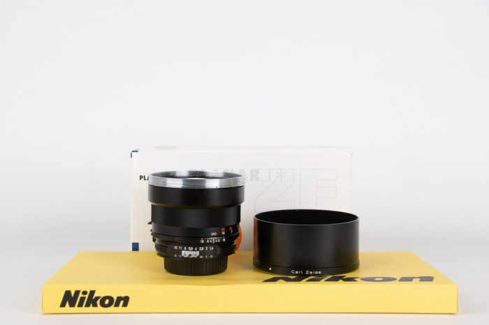 Zeiss planar T 85mm f1.4 Nikon ZF main product photo