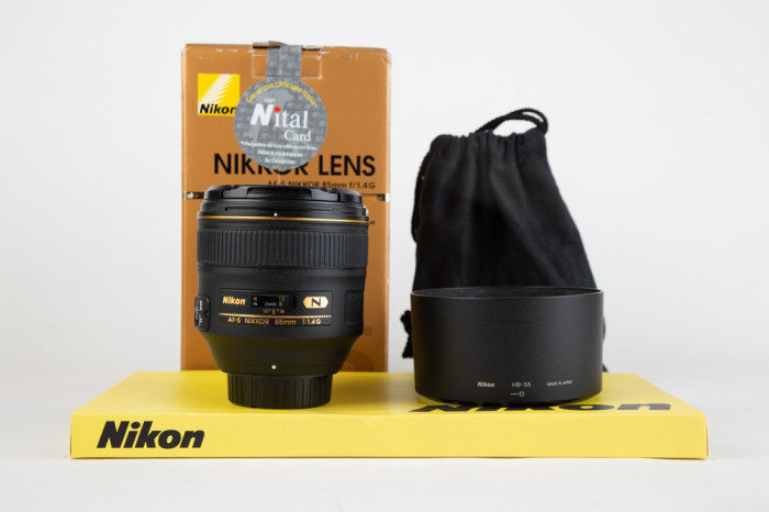 Nikon 85mm f1.4 G main product photo