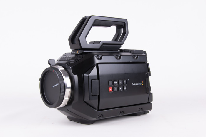 Blackmagic URSA mini 4.6K + 2 batterie Blueshape + caricabatterie Blueshape + spallaccio Blackmagic main product photo
