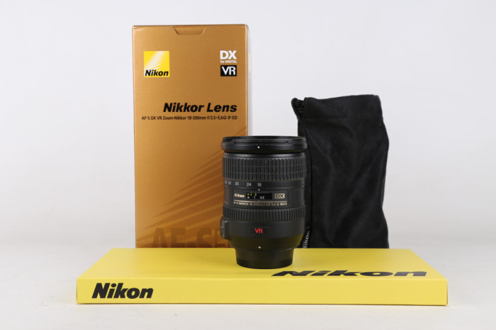 Nikon 18-200mm f3.5-5.6 DX G ED VR main product photo