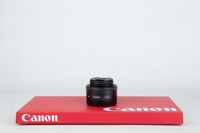 Canon EF-M 22mm F2 STM main product photo