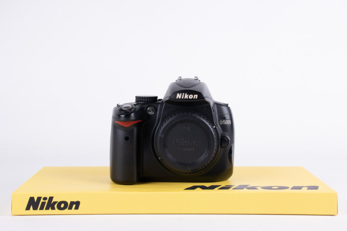 Nikon D5000 main product photo