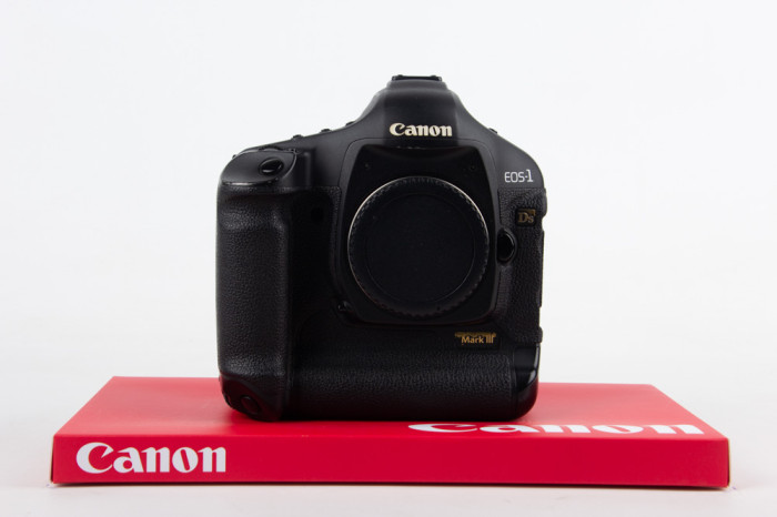 Canon 1Ds Mark III main product photo