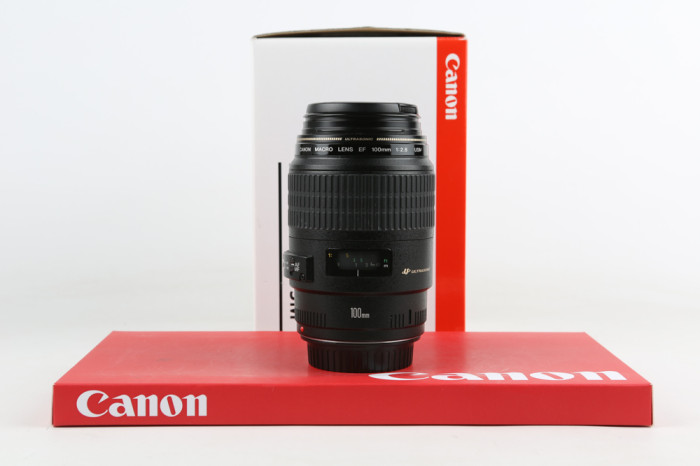 Canon 100mm f2.8 Macro USM main product photo