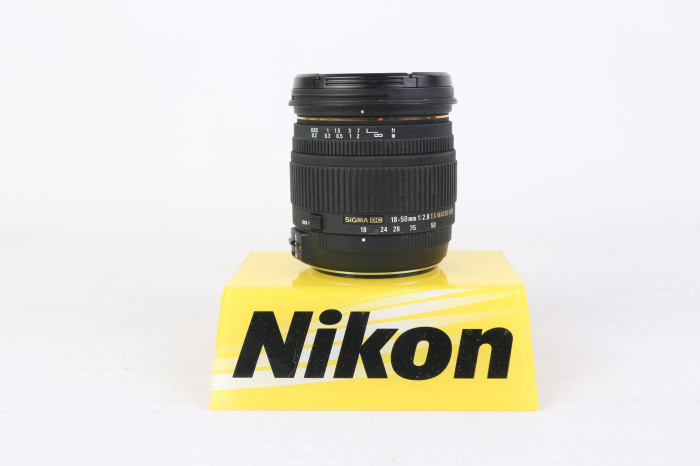 Sigma 18-50mm f2.8 EX DC Macro Nikon main product photo