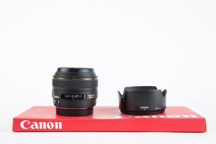 Sigma 30mm F1.4 EX DC HSM Canon main product photo