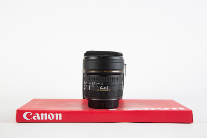 Sigma 8mm f4 EX FISHEYE attacco Canon main product photo