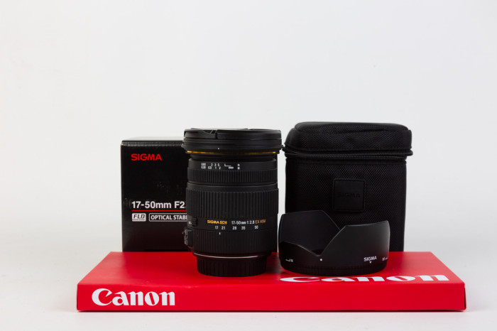 Sigma 17-50mm f2.8 EX DC OS HSM Canon main product photo