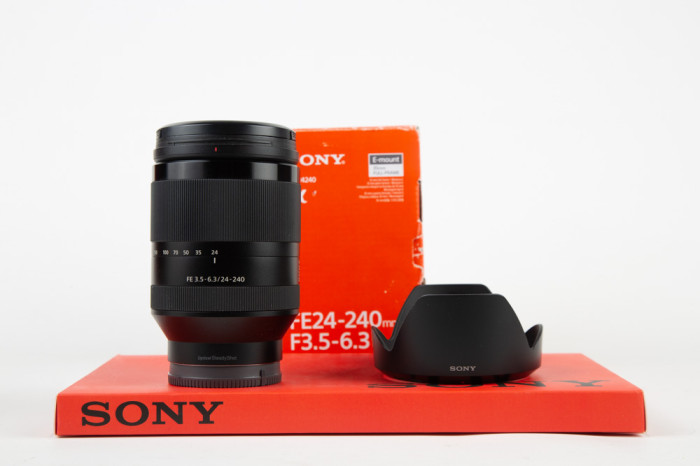Sony 24-240mm F3.5-6.3 OSS FE E-mount main product photo