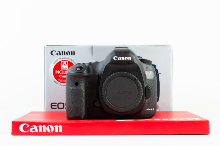 Canon 5D Mark III main product photo