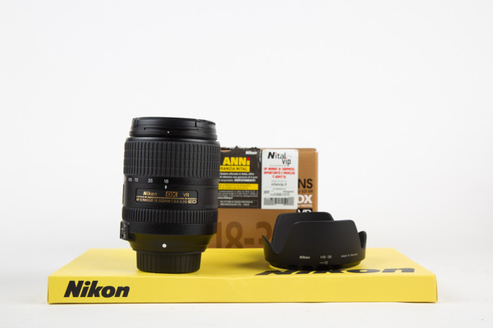 Nikon 18-300mm f 3.5-6.3 G ED VR main product photo