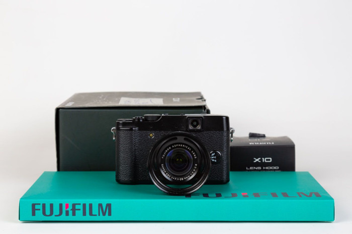 Fujifilm x10 main product photo