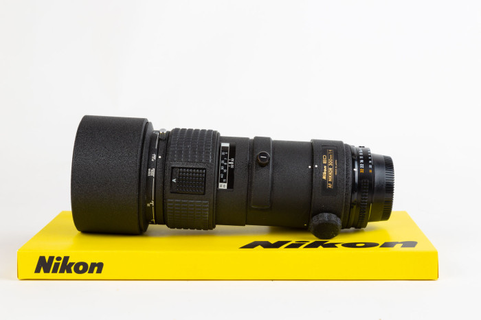 Nikon 300mm F4 AF ED main product photo