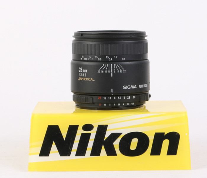 Sigma 28mm f1.8 D Aspherical Nikon main product photo