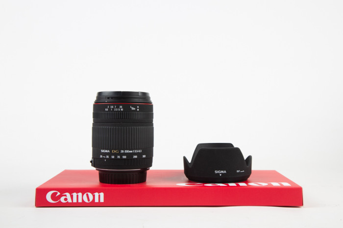 Sigma 28-300mm f3.5-6.3 DG CANON main product photo