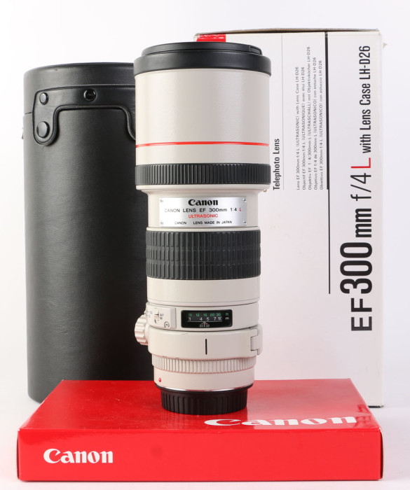 Canon 300mm F4 L USM main product photo