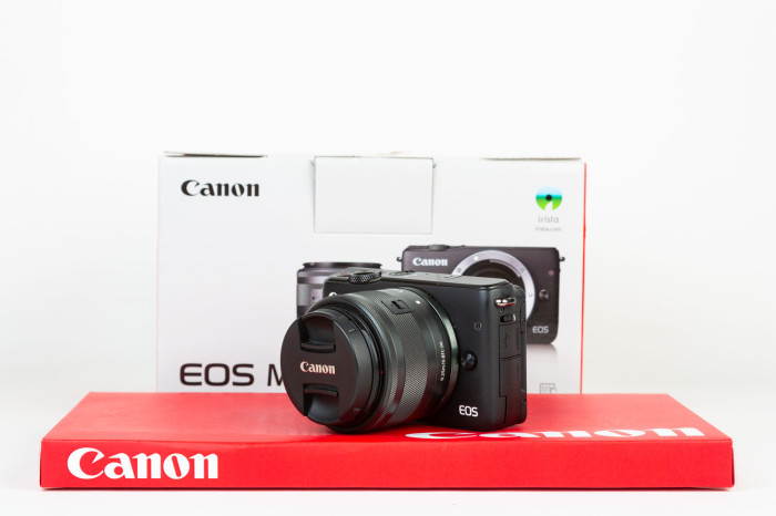 Canon EOS M10 main product photo