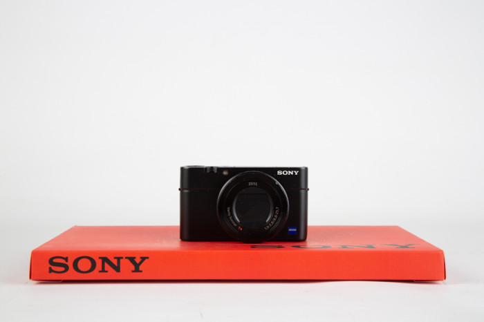 Sony RX100 Mark III main product photo