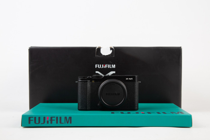Fujifilm X-M1 main product photo