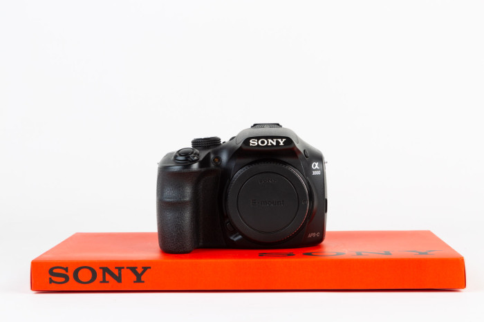 Sony A3000 main product photo