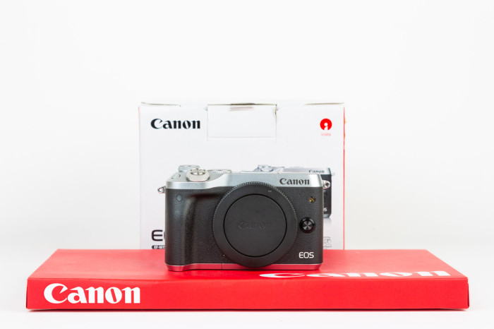 Canon EOS M6 main product photo