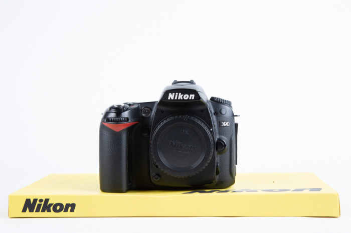 Nikon D90 main product photo