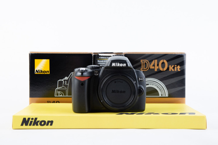Nikon D40 main product photo