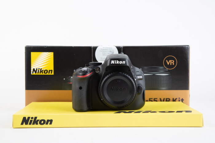 Nikon D5100 main product photo