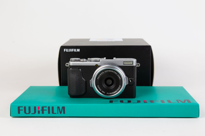 Fujifilm X70 main product photo