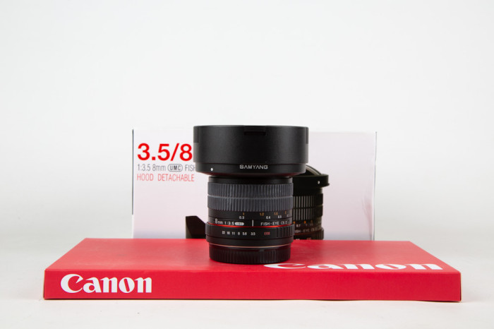 Samyang 8mm f3.5 Fisheye UMC CS II Canon main product photo