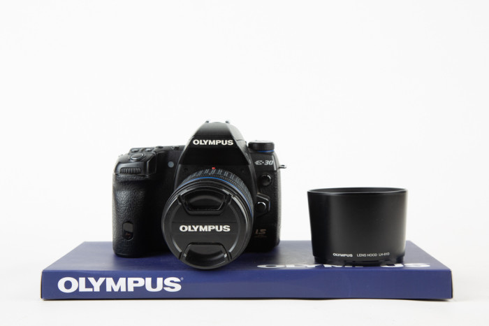 Olympus E-30 + Olympus 40-150mm main product photo