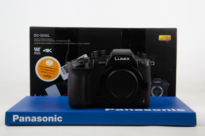 Panasonic GH5 + VLOG main product photo