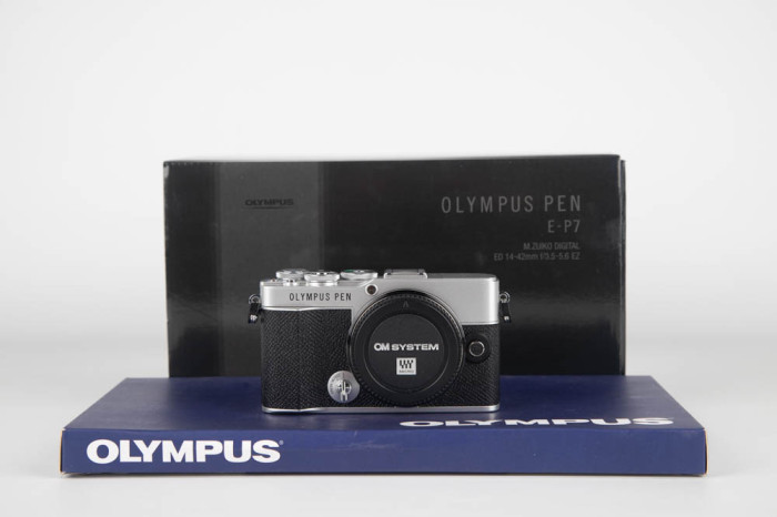 Olympus PEN E-P7 main product photo