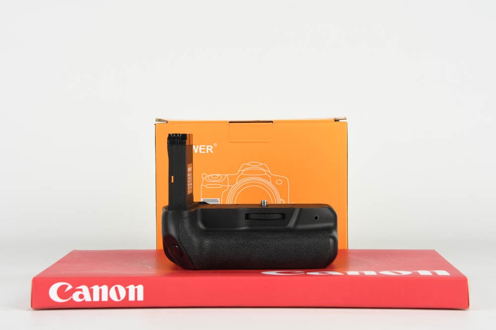 Battery&#x20;Grip&#x20;Neewer&#x20;per&#x20;Canon&#x20;77D&#x20;800D&#x20;&#x2B;&#x20;2&#x20;Batterie